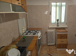 Inchiriez apartament 2 camere decomandat Deva, zona I. Creanga, etaj 1