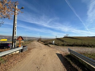 Teren in Comsesti, parcelabil, 5300 mp, vedere frumos la lac