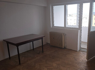 Vand apartament 2 camere in Deva