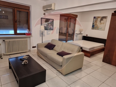 Apartament 2 camere vanzare in bloc de apartamente Bucuresti, Central