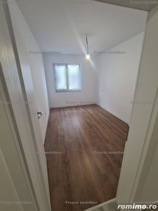 Apartament 3 camere decomandat - etaj 1 - drum asfaltat - 98.000 euro