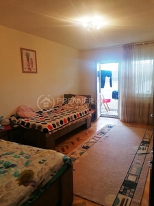 Apartament 3 camere, Podu Ros, 72mp