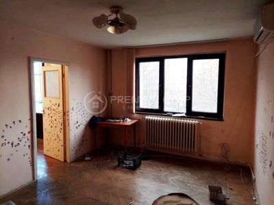 Apartament 3 camere, T. Vladimirescu, 61mp