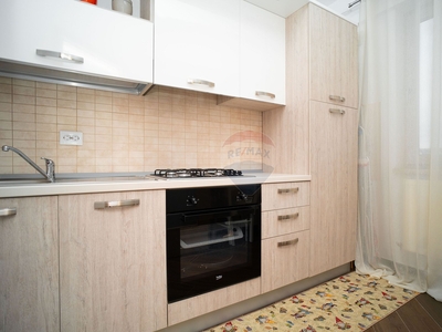 Apartament 3 camere vanzare in bloc de apartamente Iasi, Lunca Cetatuii