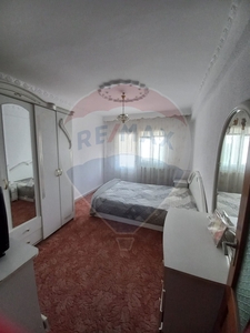Apartament 3 camere vanzare in bloc de apartamente Suceava, Radauti, Est