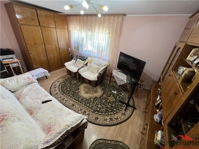 Apartament 3 camere,etaj 2, zona 2 Stejari