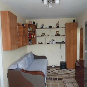 Apartament cu 3 camere, etaj 3/4, zona Tatarasi