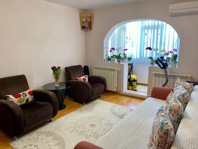 Apartament cu 3 camere, etaj 3/4, zona Zimbru