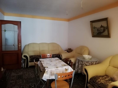 Apartament de 2 camere, decomandat, zona Zimbru