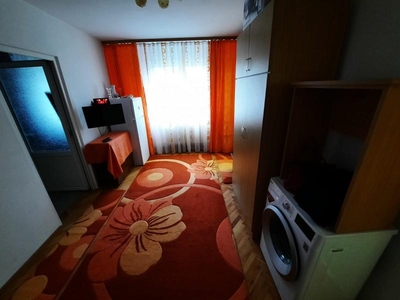 Apartament de vanzare 2 camere- Zona Podu ros (Pasapoarte)