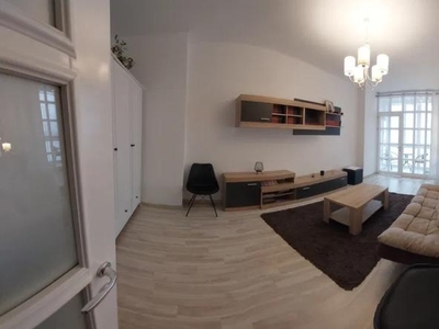 Apartament de vanzare cu 3 camere in zona Visoianu