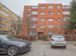 Apartament 3 camere vanzare in bloc de apartamente Brasov, Astra