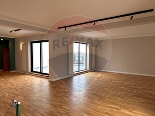 Apartament 4 camere inchiriere in bloc de apartamente Bucuresti, Tei