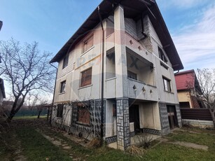 Casavila 7 camere vanzare in Maramures, Tautii-Magheraus, Central