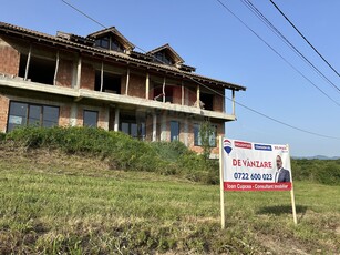 Casavila 9 camere vanzare in Maramures, Grosi