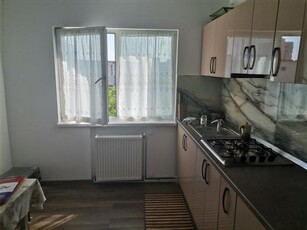 Vanzare apartament 3 camere, Gavana, zona Piata