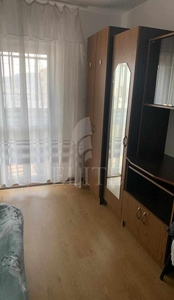 Apartament 3 camere in zona MOGOSOAIA