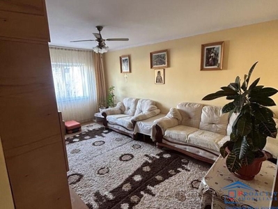 Apartament 3 camere, Obcini, Etaj Intermediar 3C4144