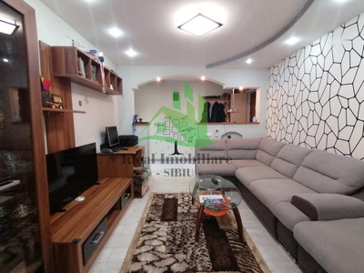 Apartament mobilat-utilat cu 3 camere in zona Vasile Aaron