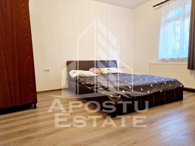 Casa individuala cu 3 camere ,98 mp,Zona Bou Rosu