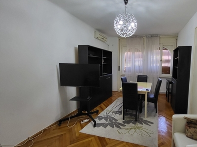 Inchiriez apartament doua camere Balcescu