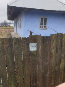 Teren 500 mp, strada Tractoarelor, Gheraestii Noi, cu casa batraneasca de daramat. A treia stra