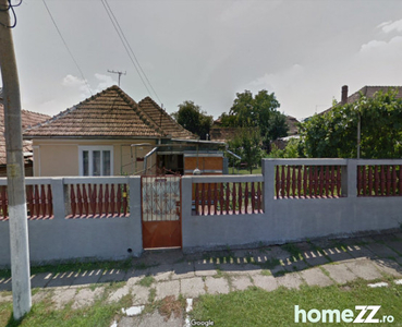 Casa in Campia Turzii zona centrala; respectiv spre Baza 71