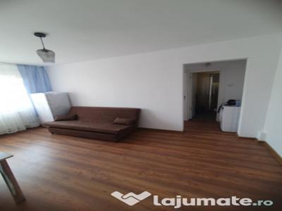 Apartament 3 camere,Micro 21