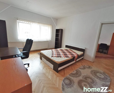 Apartament 3 camere in Centru mobilat si utilat modern