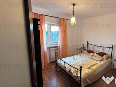 Apartament cu 3 camere de inchiriat pe Bulevardul Tineretulu