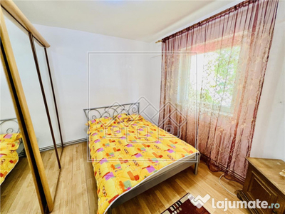 Apartament cu 3 camere - decomandat - 2 bai - zona Mihai Vit