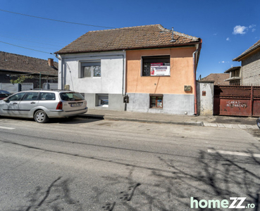 Apartament de vânzare la casă - curte comună - str. Nicov