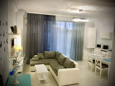 APARTAMENT la PARTER ZONA VOLL