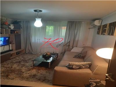 Vanzare apartament 3 camere Teiul Doamnei renovat