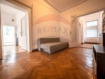 Apartament 2 camere vanzare in casă vilă Brasov, Blumana