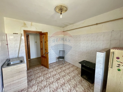 Apartament 3 camere vanzare in bloc de apartamente Vrancea, Focsani, Brailei