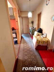 Apartament 3 camere, zona Ferenczi Caroly!!!