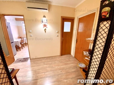 Apartament cu 3 camere, spatios, suprafata 70 mp, la 4 minute de metrou