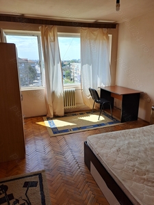 Proprietar inchiriez apartament 3 camere decomandat in Complex, 360 euro