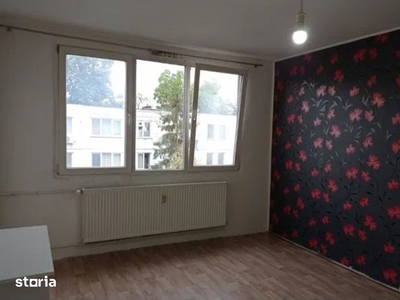 Apartament de 3 camere la etajul 1 din 8, Zona in continua Dezvoltare