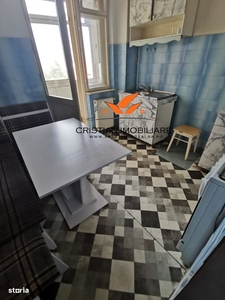 Apartament 3 camere decomandat/ centrala proprie/ Metrou Jiului