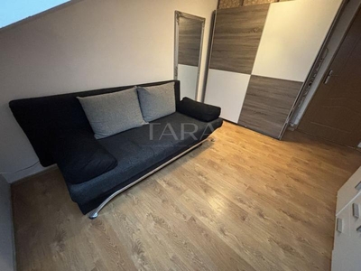 Apartament 3 Camere Semidecomandat in Floresti