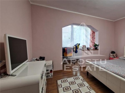 Apartament 3 camere si 2 bai, centrala proprie, etaj 3, zona Bucovina