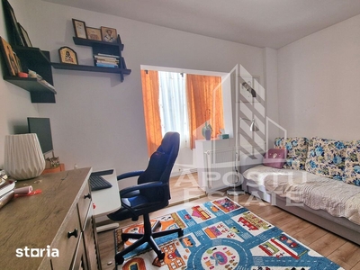 Apartament cu 2 camere, etaj 1, centrala proprie, decomandat, Lipovei