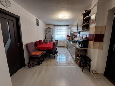 Apartament cu 2 camere in Floresti.