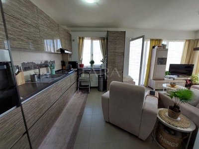 Apartament cu 3 camere in Floresti.