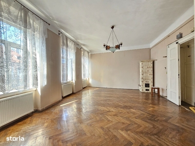 Apartament cu patru camere 138mp, terasa 40mp, Centrul Vechi