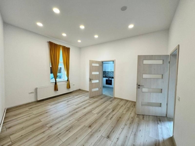 Apartament de 75 mp utili, zona Centrala (pretabil si pentru birou)