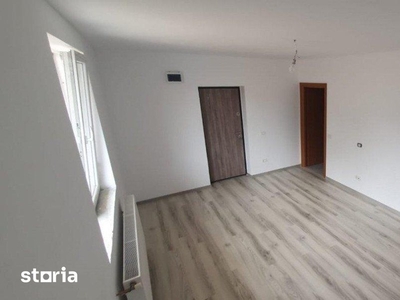 Apartament de vanzare 2 camere, decomandat, zona Jiului