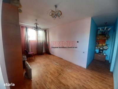 Agentie, ofer spre inchiriere apartament 3 camere pe Drumul Poienii